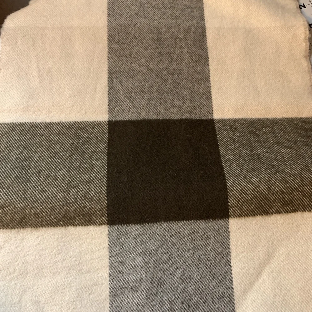 64 x12.5 100% cashmere Plaid Scarf in Brown and Cream